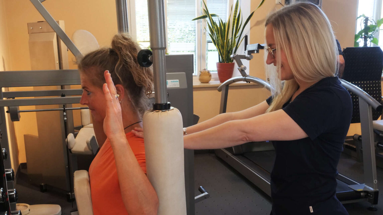 Physiotherapie Gerätetraining2